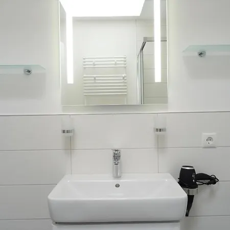 395, Seepark Apartment *